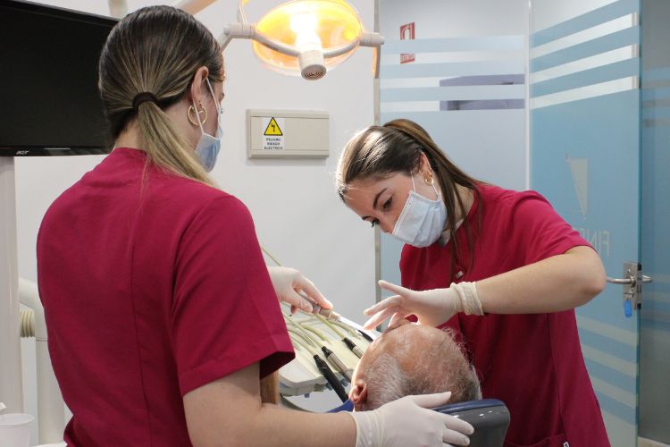 dentistas para niños en granada